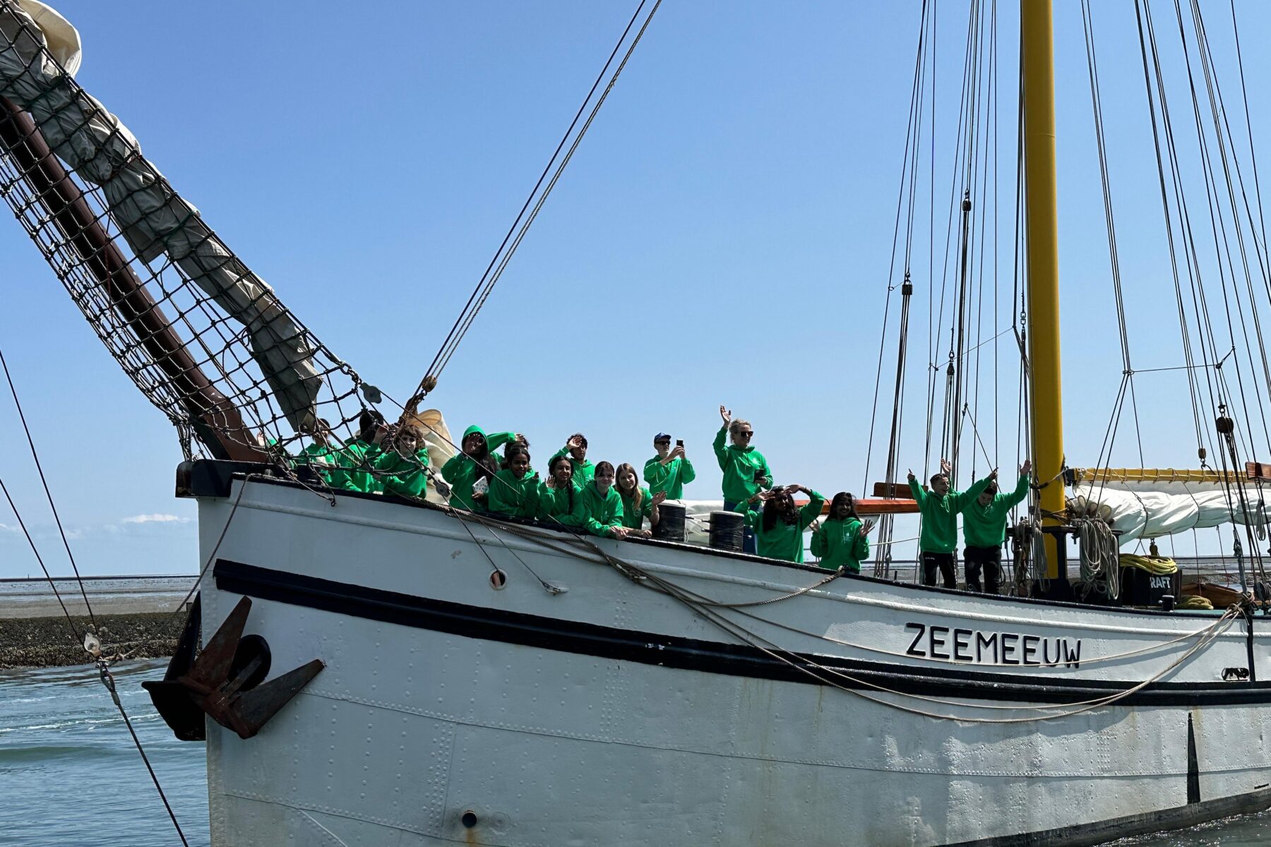 ae7df7aa-ce49-45a3-b639-b8266639f409